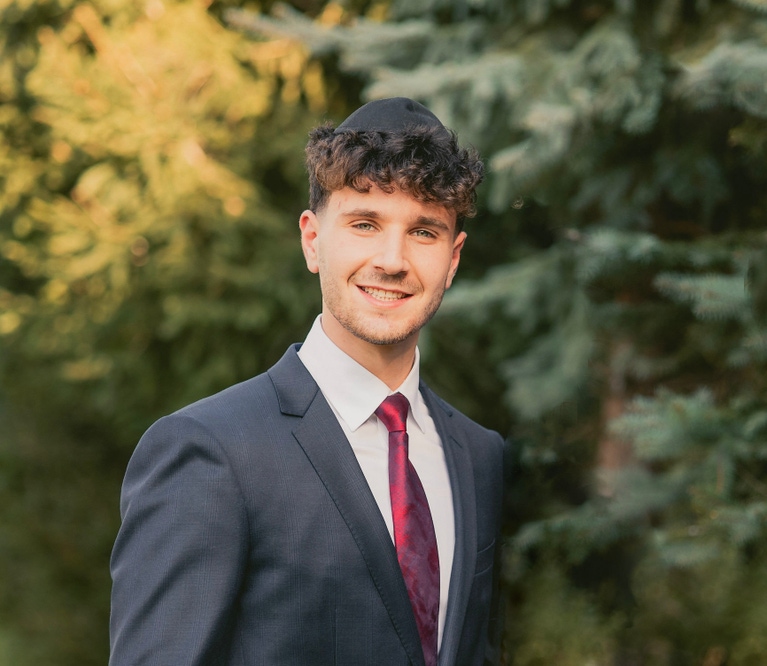 Ruby Praver headshot