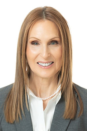 Susan Lang headshot