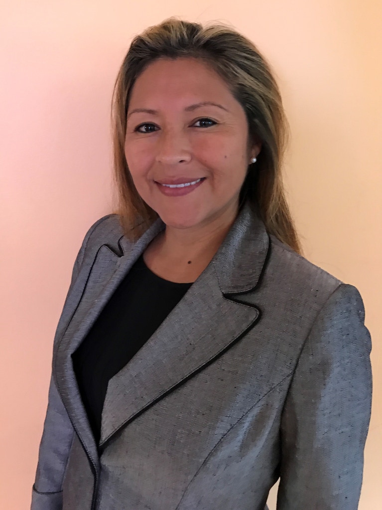 Elva Wright headshot